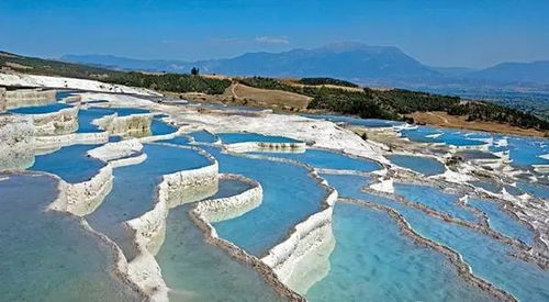 比拉斯科湖探访意大利最美天然水景（漫步湖畔领略比拉斯科湖的自然魅力）